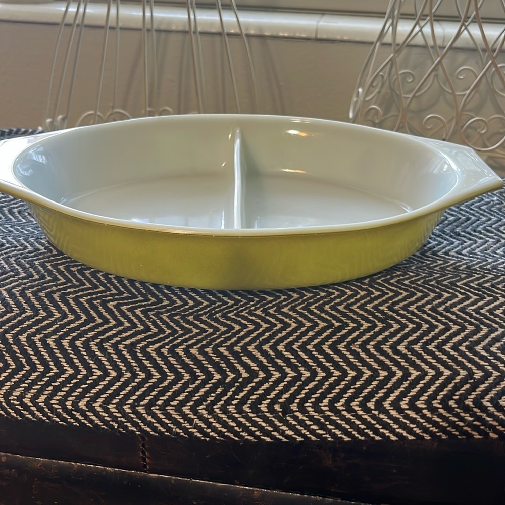 Pyrex vegetable serving dish